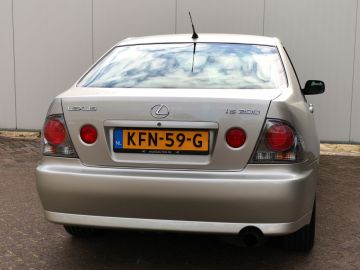 Lexus IS